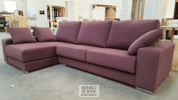 sofá modelo zambra en morado 3