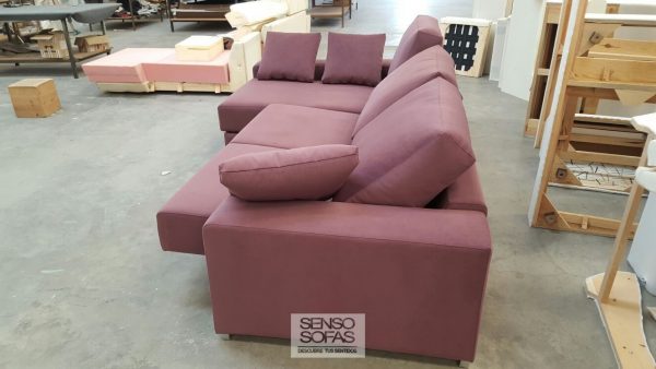 sofá modelo zambra en morado 9